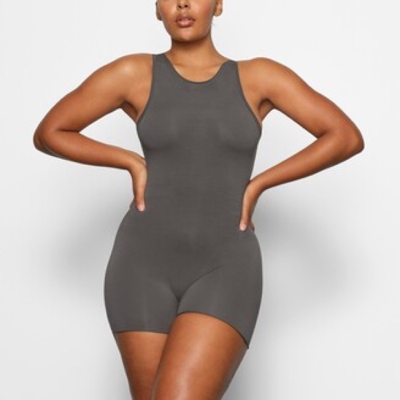 Skims raw edge onesie - Picture 2 of 3